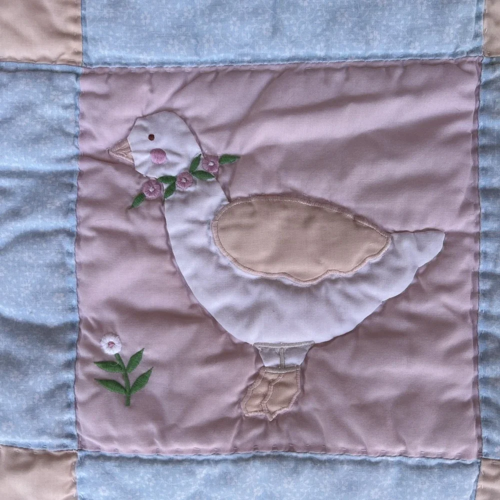 VTG House of Hatten Pastel Baby Quilt Blanket Animals 46x35 Nursery EUC